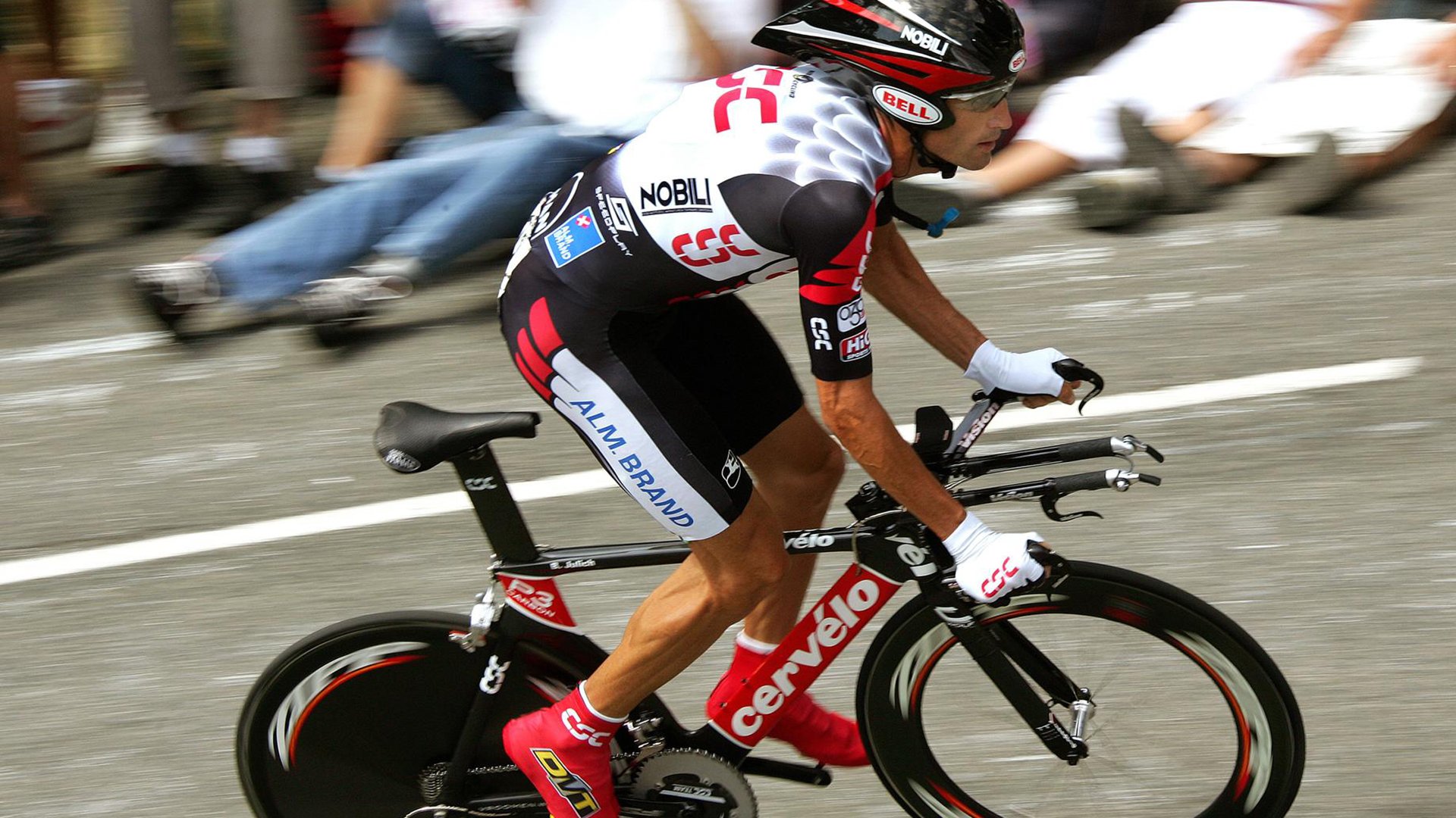 当坚韧遇见天赋，从巴黎雨夜到东决战场，体育如何书写英雄叙事？